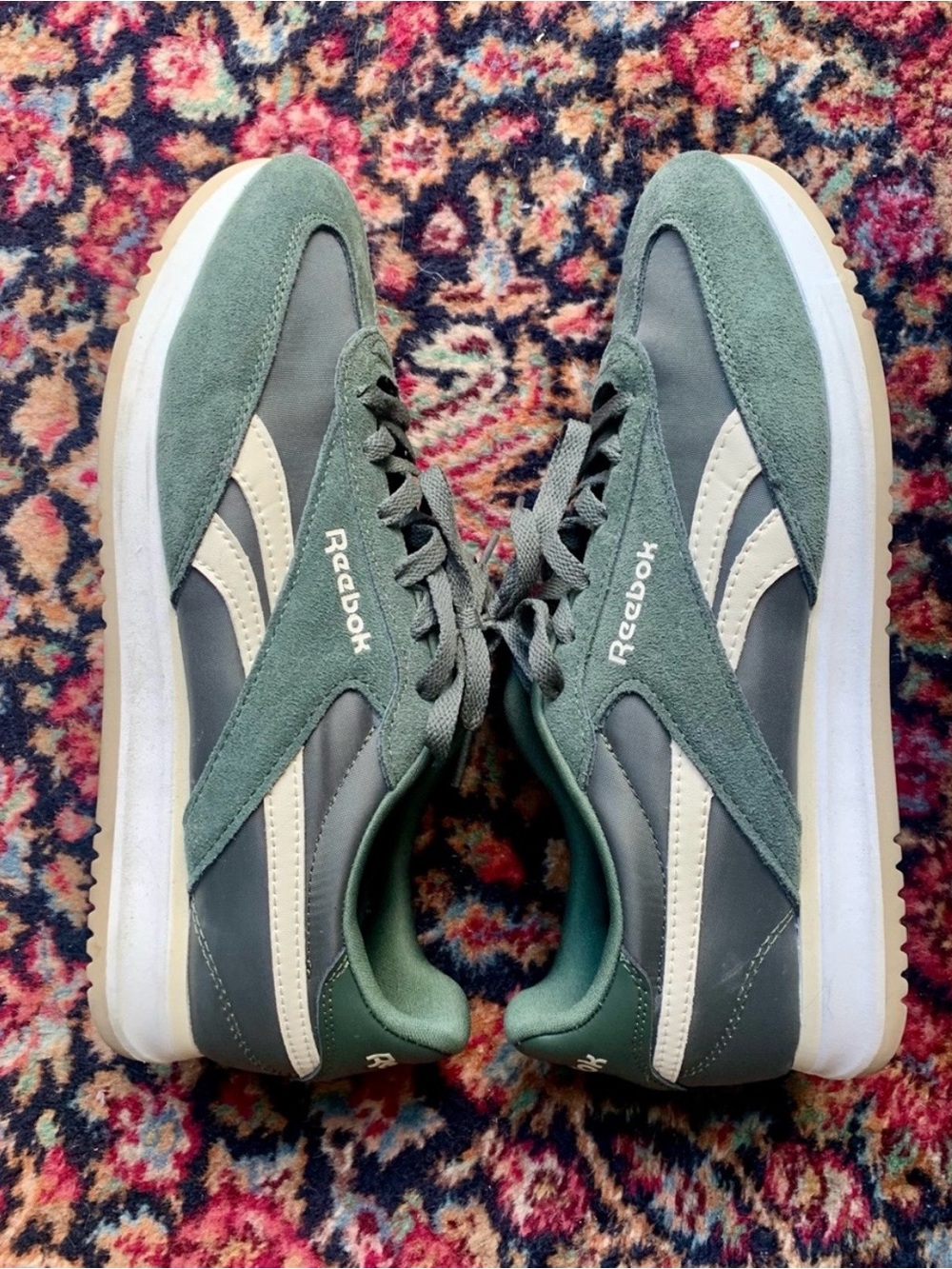 🔥🤙Reebok Men's Green & Cream Retro Runner Sneakers